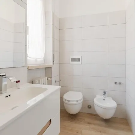 Guesthost - Naviglio Grande Bright