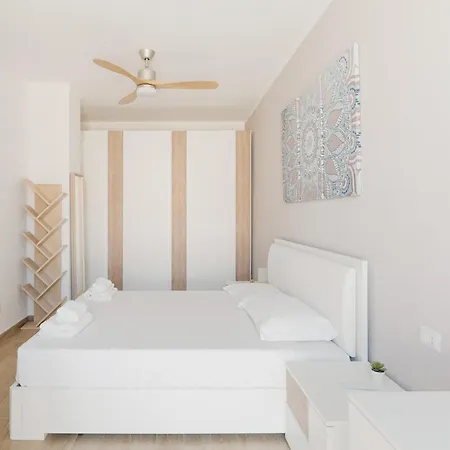 Guesthost - Naviglio Grande Bright Apartamento *
